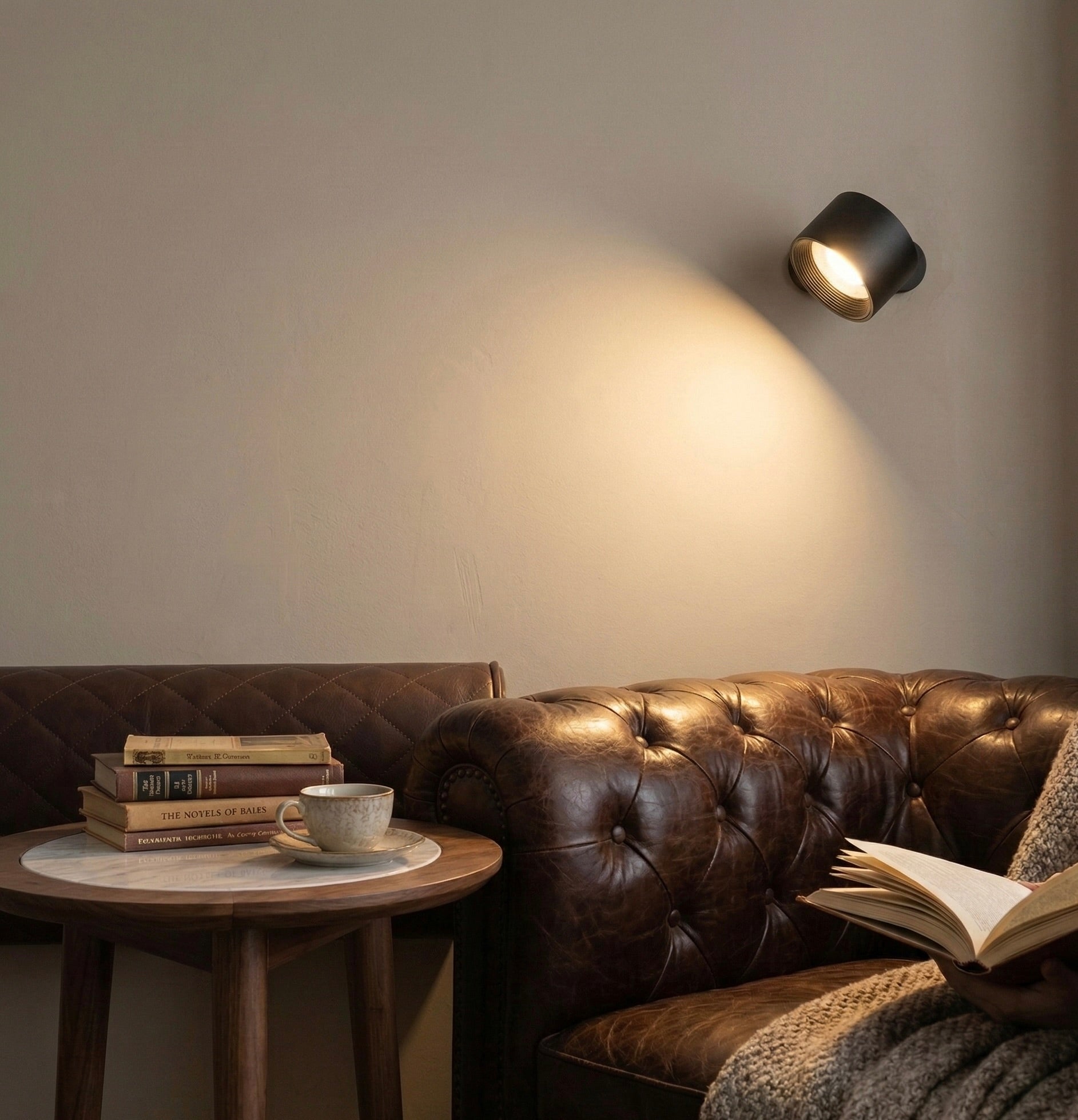 360° Akku-Wandleuchte